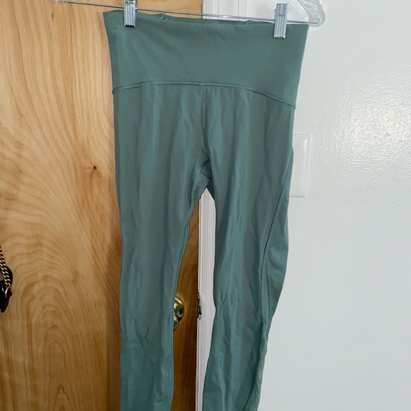 Lululemon capri leggings - Picture 1 of 2